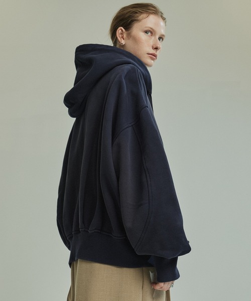 PUBLIC TOKYO（パブリックトウキョウ）の「【完売間近】極 オーバーサイズバルーンフーディ（パーカー・レディース・ネイビー・FREE）」の4枚目の写真