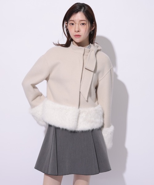 Rirandture（リランドチュール）の「リボンネックファーリバーコート（ダウンジャケット/コート・レディース・ベージュ系その他/ブラック・1/2）」の4枚目の写真