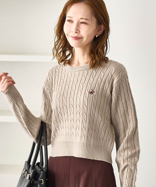 BEVERLY HILLS POLO CLUB(ビバリーヒルズポロクラブ)の「【BEVERLYHILLS POLO CLUB・WEB限定】ケーブル編みクロップドニットプルオーバー(ニット/セーター・レディース・サックスブルー/チャコールグレー/ベージュ/キナリ・FREE)」の4枚目の写真