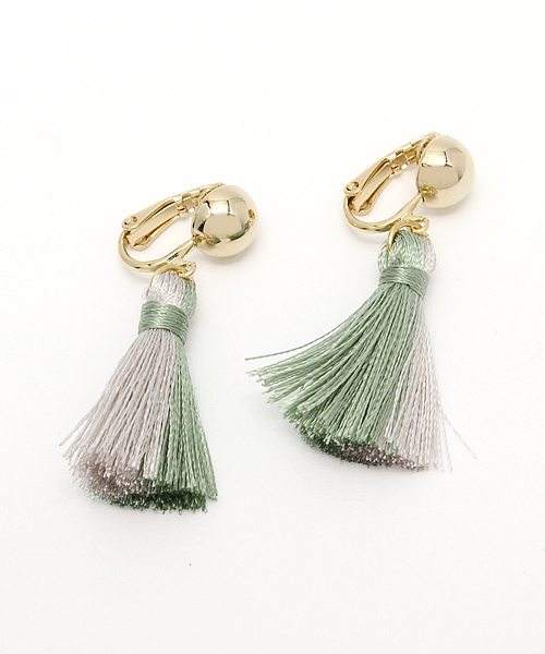 SENSE OF PLACE by URBAN RESEARCH(センスオブプレイスバイアーバンリサーチ)の「RB 配色タッセルイヤリング(イヤリング・レディース・グリーン系その他/ブルー系その他/ホワイト系その他・FREE)」の2枚目の写真