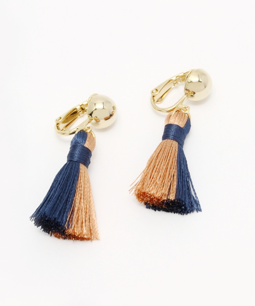 SENSE OF PLACE by URBAN RESEARCH(センスオブプレイスバイアーバンリサーチ)の「RB 配色タッセルイヤリング(イヤリング・レディース・グリーン系その他/ブルー系その他/ホワイト系その他・FREE)」の3枚目の写真