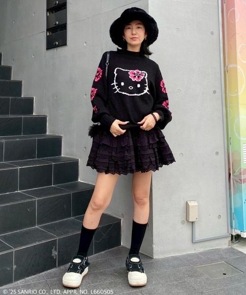 Candy Stripper（キャンディストリッパー）の「【HELLO KITTY】HIBISCUS KNIT プルオーバー（ニット/セーター・レディース・ブラック/アイボリー/レッド/ピンク・FREE）」の19枚目の写真