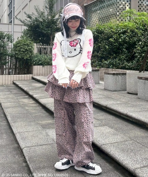 Candy Stripper（キャンディストリッパー）の「【HELLO KITTY】HIBISCUS KNIT プルオーバー（ニット/セーター・レディース・ブラック/アイボリー/レッド/ピンク・FREE）」の17枚目の写真
