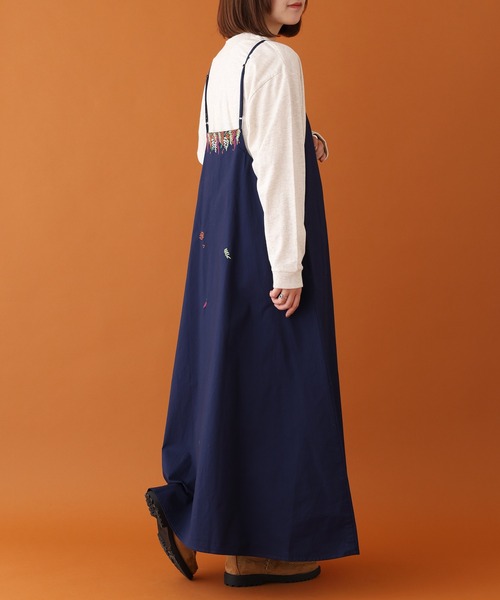 Emago(イマゴ)の「EMAGO キンモクセイ刺繍キャミワンピース(ワンピース・レディース・カーキ/ブラウン/ネイビー・FREE)」の7枚目の写真
