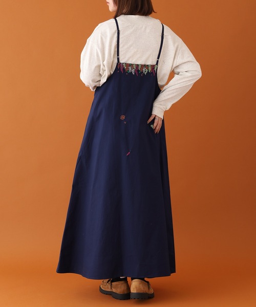 Emago(イマゴ)の「EMAGO キンモクセイ刺繍キャミワンピース(ワンピース・レディース・カーキ/ブラウン/ネイビー・FREE)」の5枚目の写真
