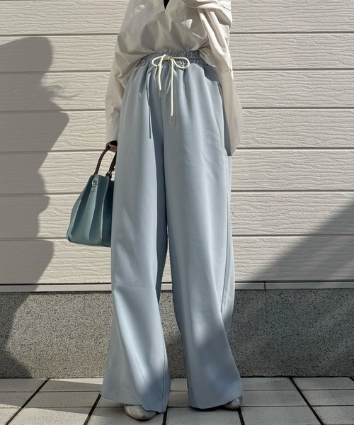 Q(キュー)の「ウエストギャザーワイドパンツ(その他パンツ・レディース・ブラック/ベージュ/アイボリー/ライトブルー・MEDIUM)」の4枚目の写真