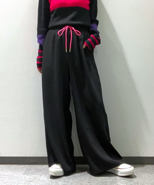 Q（キュー）の「ウエストギャザーワイドパンツ（その他パンツ・レディース・ブラック/ベージュ/アイボリー・MEDIUM）」の2枚目の写真