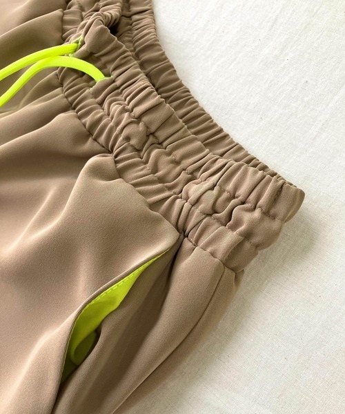 Q（キュー）の「ウエストギャザーワイドパンツ（その他パンツ・レディース・ブラック/ベージュ/アイボリー・MEDIUM）」の22枚目の写真