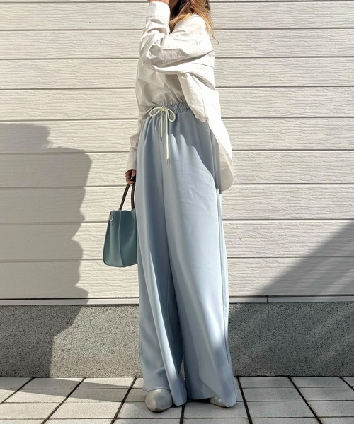 Q(キュー)の「ウエストギャザーワイドパンツ(その他パンツ・レディース・ブラック/ベージュ/アイボリー/ライトブルー・MEDIUM)」の6枚目の写真