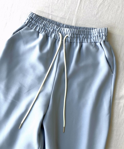 Q(キュー)の「ウエストギャザーワイドパンツ(その他パンツ・レディース・ブラック/ベージュ/アイボリー/ライトブルー・MEDIUM)」の13枚目の写真