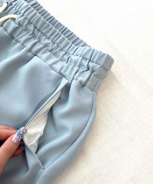 Q(キュー)の「ウエストギャザーワイドパンツ(その他パンツ・レディース・ブラック/ベージュ/アイボリー/ライトブルー・MEDIUM)」の11枚目の写真