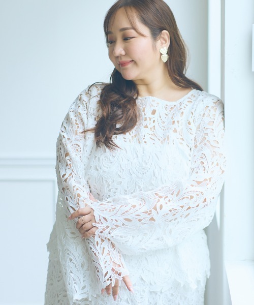 SMILE LAND（スマイルランド）の「＜大きいサイズ＞【らめちゃんコラボ】3way リーフモチーフトップス JERRYSELECT（シャツ/ブラウス・レディース・ホワイト/ブラック・L/LL/3L/4L/5L）」の5枚目の写真