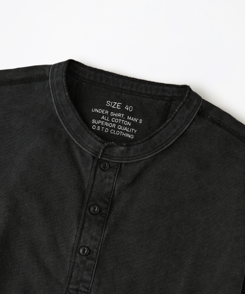 OUTSTANDING（アウトスタンディング）の「HENLEY NECK LONG SLEEVE TEE_VINTAGE CHARCOAL（Tシャツ/カットソー・メンズ・その他・SMALL/MEDIUM/LARGE）」の3枚目の写真