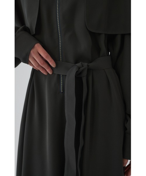 RIM.ARK(リムアーク)の「Trench OP トレンチワンピース(ワンピース・レディース・ブラック/ダークグリーン・36/38)」の18枚目の写真