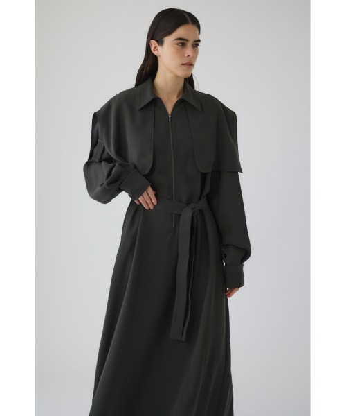 RIM.ARK(リムアーク)の「Trench OP トレンチワンピース(ワンピース・レディース・ブラック/ダークグリーン・36/38)」の4枚目の写真