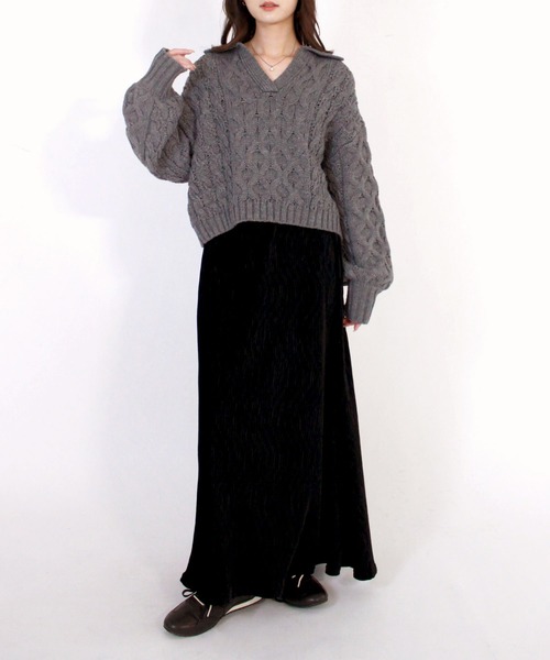 Reurie'(レウリィ)の「キーネックケーブルニット / 春 秋 冬 もこもこ トップス 襟 厚手 カジュアル 長袖 クロップド丈(ニット/セーター・レディース・ブラウン/チャコールグレー・FREE)」の11枚目の写真
