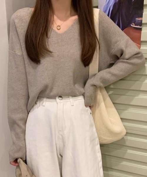 SHEPP(シープ)の「【26年春新作】カフスボタンデザインVネックニット(ニット/セーター・レディース・アイボリー/ブラック/ベージュ/ホワイト・F)」の19枚目の写真