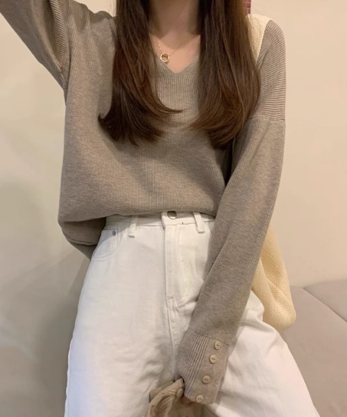 SHEPP(シープ)の「【26年春新作】カフスボタンデザインVネックニット(ニット/セーター・レディース・アイボリー/ブラック/ベージュ/ホワイト・F)」の20枚目の写真