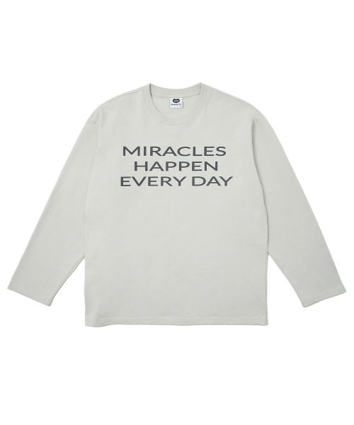 MIHEV（ミヘブ）の「[ユニセックス] スローガンオーバーサイズロングスリーブライトグレー（Tシャツ/カットソー・レディース・その他・FREE）」の6枚目の写真