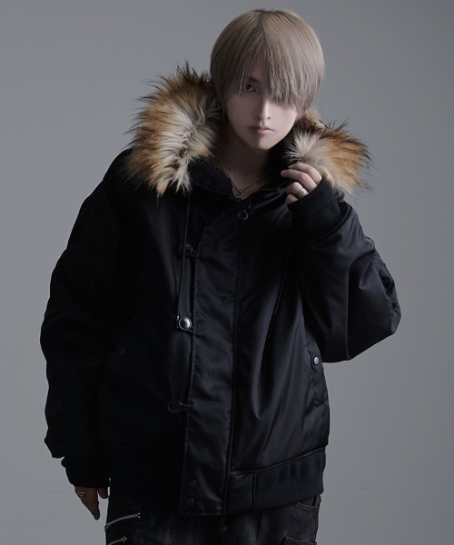 CavariA（キャバリア）の「『CavariA/キャバリア』オーバーサイズN-2B（ミリタリージャケット・メンズ・カーキ/ブラック・L/M）」の15枚目の写真