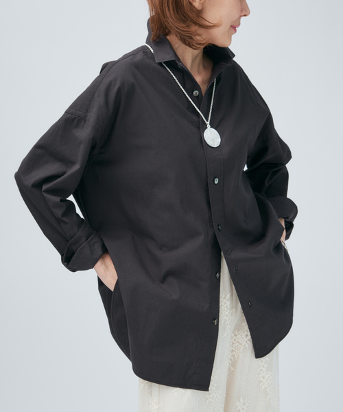 VERMEIL par iena（ヴェルメイユパーイエナ）の「TICCA ティッカ 別注スクエアビッグシャツ uni 0261401012（シャツ/ブラウス・レディース・A/ブラウン・FREE）」の2枚目の写真