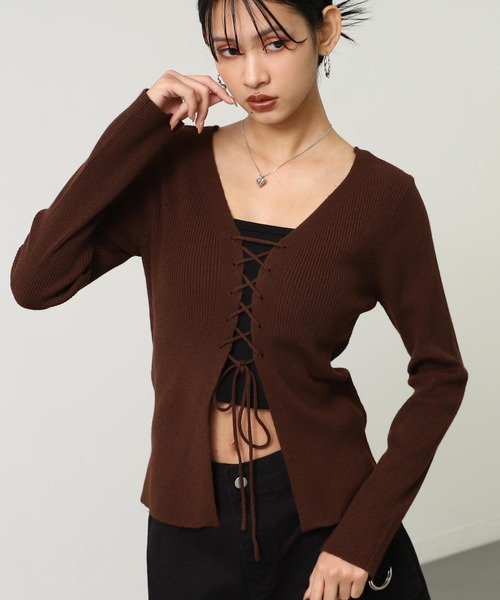 ANAP(アナップ)の「レースアップ リブニット トップス(ニット/セーター・レディース・ブラック/アイボリー/ブラウン・F)」の3枚目の写真
