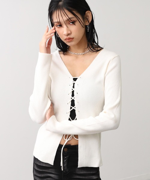 ANAP(アナップ)の「レースアップ リブニット トップス(ニット/セーター・レディース・ブラック/アイボリー/ブラウン・F)」の5枚目の写真
