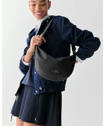 カーター ナイロン ミディアム スリング バッグ