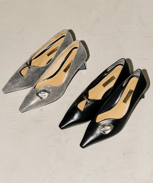 GRISE(グリーズ)の「《追加》GRISE5cmレザーARTYアシメカットパンプス(パンプス・レディース・シルバー/ブラック・23cm/22.5cm/22cm/25cm/24.5cm/24cm/23.5cm)」の3枚目の写真