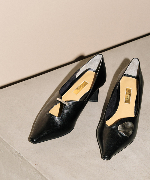 GRISE(グリーズ)の「《追加》GRISE5cmレザーARTYアシメカットパンプス(パンプス・レディース・シルバー/ブラック・23cm/22.5cm/22cm/25cm/24.5cm/24cm/23.5cm)」の4枚目の写真