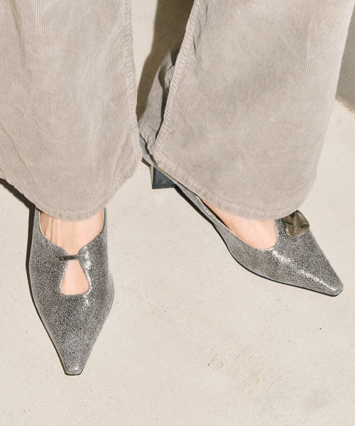 GRISE(グリーズ)の「《追加》GRISE5cmレザーARTYアシメカットパンプス(パンプス・レディース・シルバー/ブラック・23cm/22.5cm/22cm/25cm/24.5cm/24cm/23.5cm)」の7枚目の写真