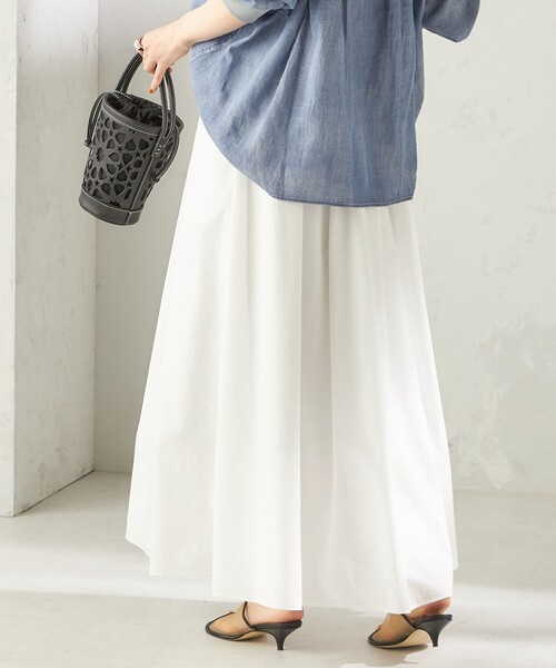 SHIPS(シップス)の「〈接触冷感 / 撥水加工〉TEXBRID(R) タフタ ギャザー スカート(スカート・レディース・ネイビー/ライトブルー/オフホワイト・ONE SIZE)」の13枚目の写真