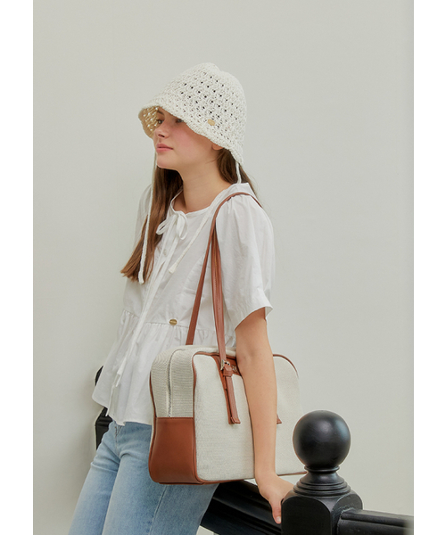 ANOETIC（アノエティック）の「SQUARE MULTI SHOULDER BAG_CANVAS BROWN（ショルダーバッグ・レディース・ブラウン・FREE）」の5枚目の写真