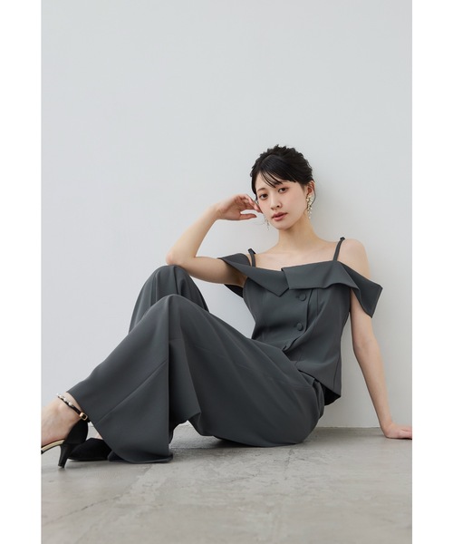 niana(ニアナ)の「オフショルペプラムトップスセットアップドレス 2点セット パンツドレス 結婚式 成人式 二次会 同窓会 セレモニー パーティードレス オケージョンドレス お呼ばれ(パンツドレス・レディース・チャコールグレー/ライトブラウン/ブラック・M/L)」の9枚目の写真