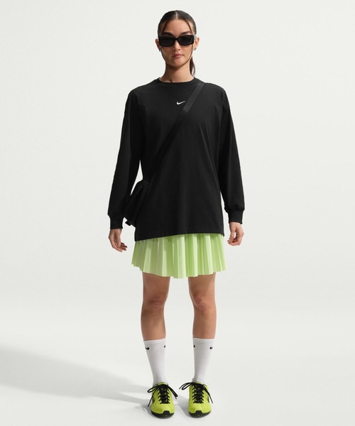 NIKE（ナイキ）の「ナイキ NIKE ナイキ  NSW クラシック OS L/S Tシャツ（Tシャツ/カットソー・レディース・ブラック/ホワイト・M/L）」の12枚目の写真