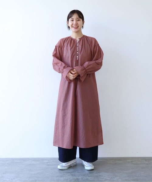 yuni(ユニ )の「Cotton Polyester stripe gather sleeves ワンピース(ワンピース・レディース・アイボリー/ブラウン/ピンク・FREE)」の3枚目の写真