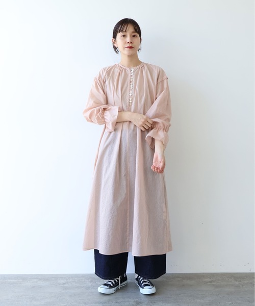 yuni(ユニ )の「Cotton Polyester stripe gather sleeves ワンピース(ワンピース・レディース・アイボリー/ブラウン/ピンク・FREE)」の1枚目の写真