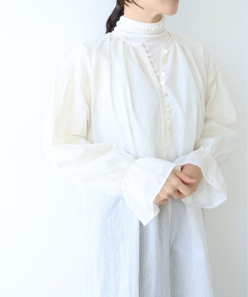 yuni(ユニ )の「Cotton Polyester stripe gather sleeves ワンピース(ワンピース・レディース・アイボリー/ブラウン/ピンク・FREE)」の2枚目の写真