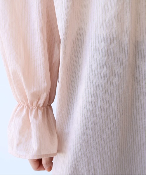 yuni(ユニ )の「Cotton Polyester stripe gather sleeves ワンピース(ワンピース・レディース・アイボリー/ブラウン/ピンク・FREE)」の10枚目の写真