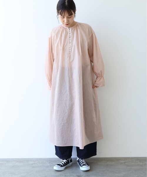 yuni(ユニ )の「Cotton Polyester stripe gather sleeves ワンピース(ワンピース・レディース・アイボリー/ブラウン/ピンク・FREE)」の7枚目の写真