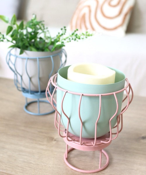 MILLION CARATS(ミリオンカラッツ)の「《neulo》 ワイヤーの抜け感で空間を軽やかに彩る!植物をアートのように楽しむ2WAYミニポット(フォトフレーム・レディース・イエロー/ピンク/ブルー・FREE)」の6枚目の写真