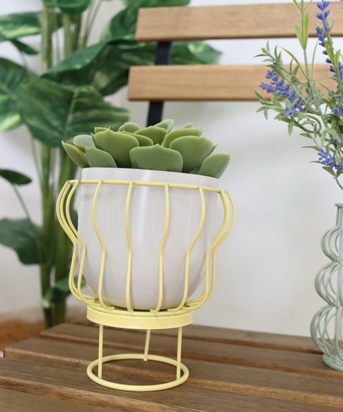 MILLION CARATS(ミリオンカラッツ)の「《neulo》 ワイヤーの抜け感で空間を軽やかに彩る!植物をアートのように楽しむ2WAYミニポット(フォトフレーム・レディース・イエロー/ピンク/ブルー・FREE)」の13枚目の写真