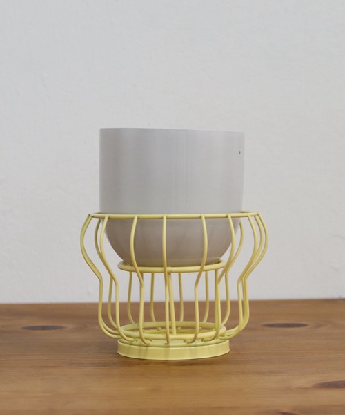 MILLION CARATS(ミリオンカラッツ)の「《neulo》 ワイヤーの抜け感で空間を軽やかに彩る!植物をアートのように楽しむ2WAYミニポット(フォトフレーム・レディース・イエロー/ピンク/ブルー・FREE)」の17枚目の写真