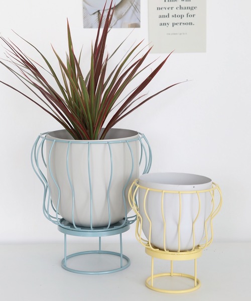 MILLION CARATS(ミリオンカラッツ)の「《neulo》 ワイヤーの抜け感で空間を軽やかに彩る!植物をアートのように楽しむ2WAYミニポット(フォトフレーム・レディース・イエロー/ピンク/ブルー・FREE)」の21枚目の写真