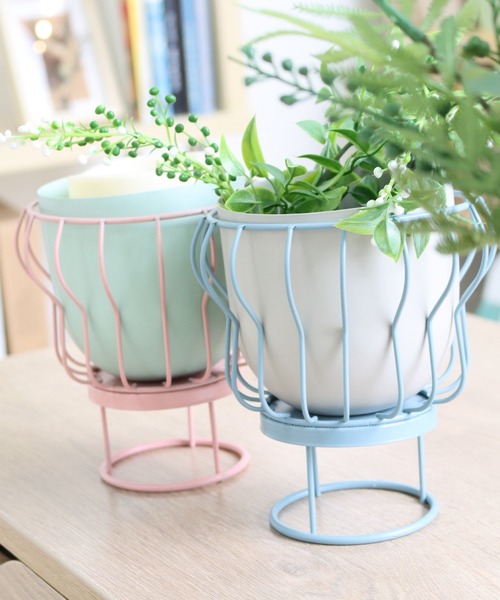 MILLION CARATS(ミリオンカラッツ)の「《neulo》 ワイヤーの抜け感で空間を軽やかに彩る!植物をアートのように楽しむ2WAYミニポット(フォトフレーム・レディース・イエロー/ピンク/ブルー・FREE)」の22枚目の写真