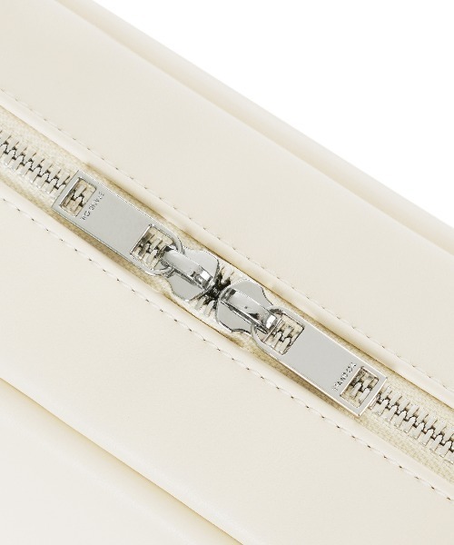 STANDOIL（スタンドオイル）の「STAND OIL/スタンドオイル MORE BAGUETTE BAG ブランドロゴ 2WAYハンドバッグ 2026年春夏（ハンドバッグ・レディース・ブラック/ブラウン/クリーム・FREE）」の22枚目の写真