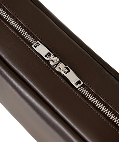 STANDOIL（スタンドオイル）の「STAND OIL/スタンドオイル MORE BAGUETTE BAG ブランドロゴ 2WAYハンドバッグ 2026年春夏（ハンドバッグ・レディース・ブラック/ブラウン/クリーム・FREE）」の14枚目の写真