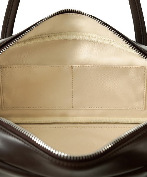 STANDOIL（スタンドオイル）の「STAND OIL/スタンドオイル MORE BAGUETTE BAG ブランドロゴ 2WAYハンドバッグ 2026年春夏（ハンドバッグ・レディース・ブラック/ブラウン/クリーム・FREE）」の15枚目の写真