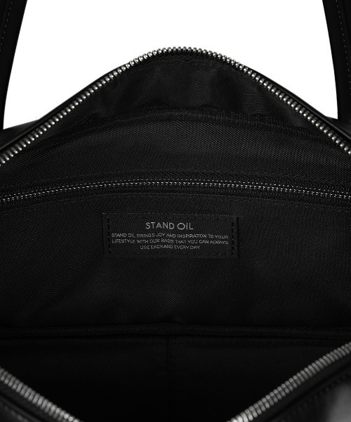 STANDOIL（スタンドオイル）の「STAND OIL/スタンドオイル MORE BAGUETTE BAG ブランドロゴ 2WAYハンドバッグ 2026年春夏（ハンドバッグ・レディース・ブラック/ブラウン/クリーム・FREE）」の9枚目の写真