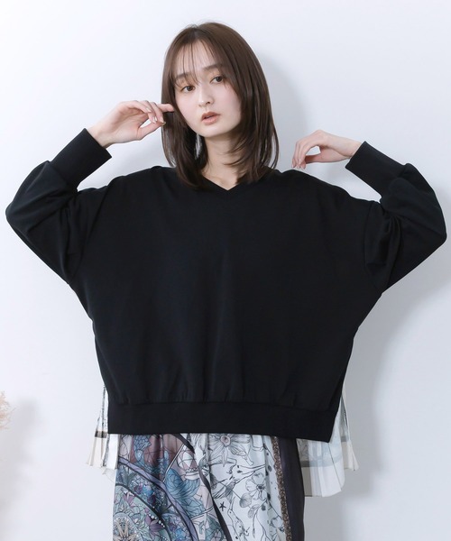 ScoLar（スカラー）の「561208：星座×ステンドグラス柄プリーツ切替プルオーバー（ワンピース・レディース・ブラック/ベージュ/ネイビー・M）」の2枚目の写真